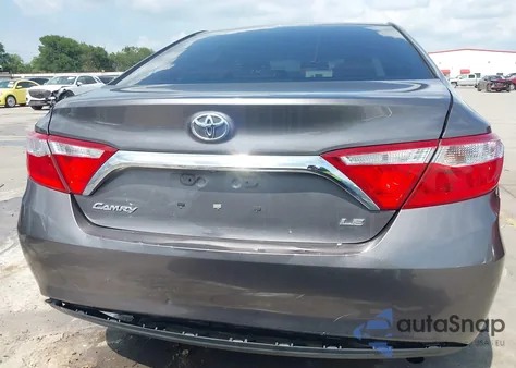 2015 Toyota Camry Le z USA, uszkodzony, nr VIN 4T4BF1FK8FR470561